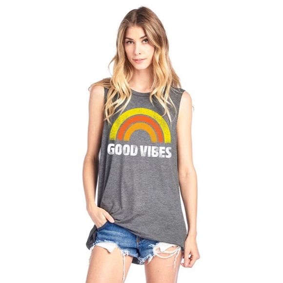 >>LAST<< Good Vibes Graphic Tee - Picture 4 of 5
